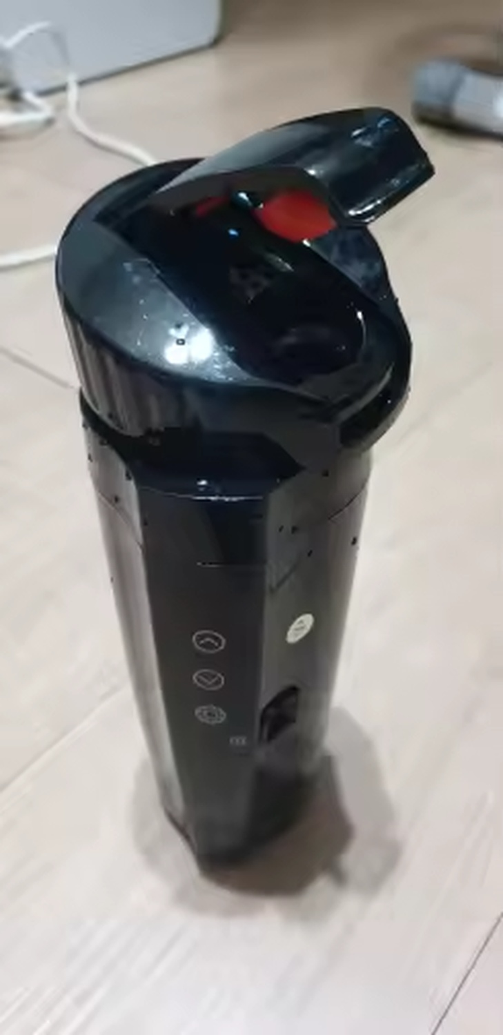 12V 400ml Portable Car Self-Heating Mug – Fast & Efficient Warmer with LCD Display