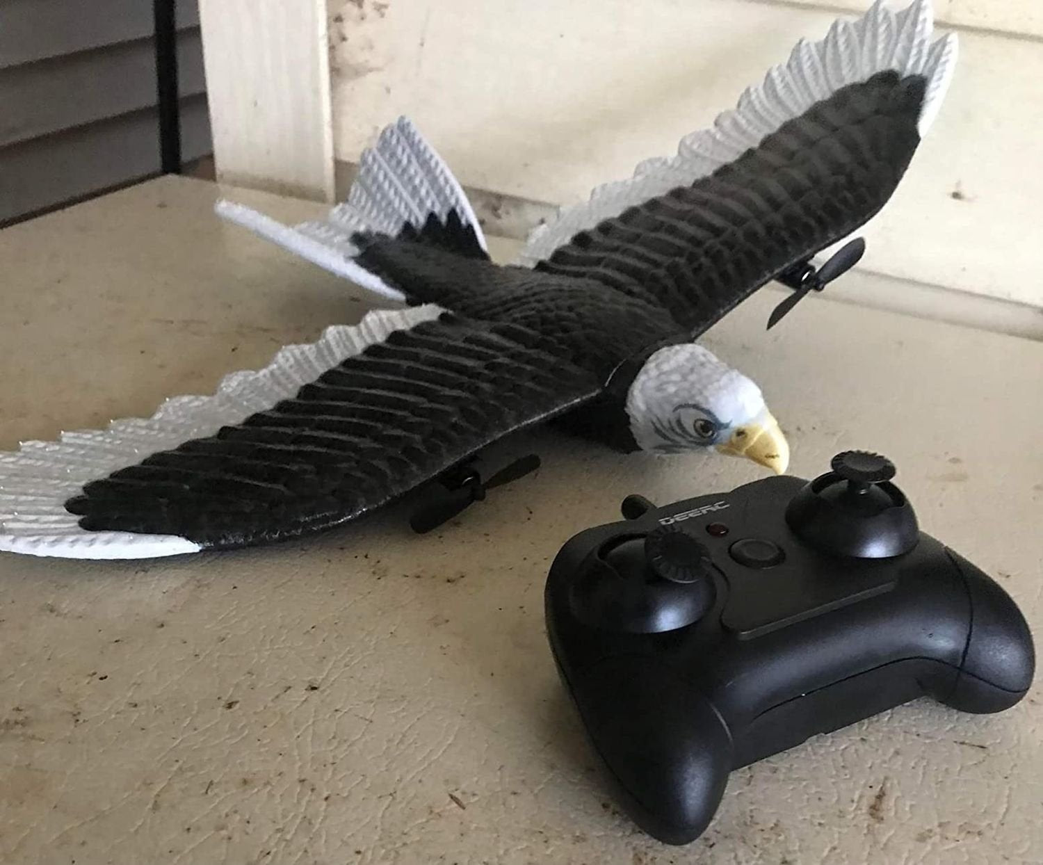 2.4GHz Remote Control Eagle Bird with Built-in Battery, Safe for Ages 8+