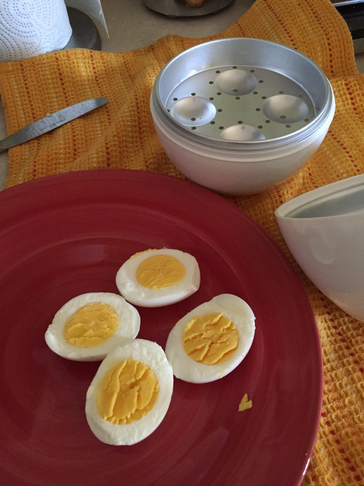 4-Egg Microwave Boiler – Quick Cooker for Perfect Soft or Hard Boiled Eggs & Built-in Easy Shell Remover