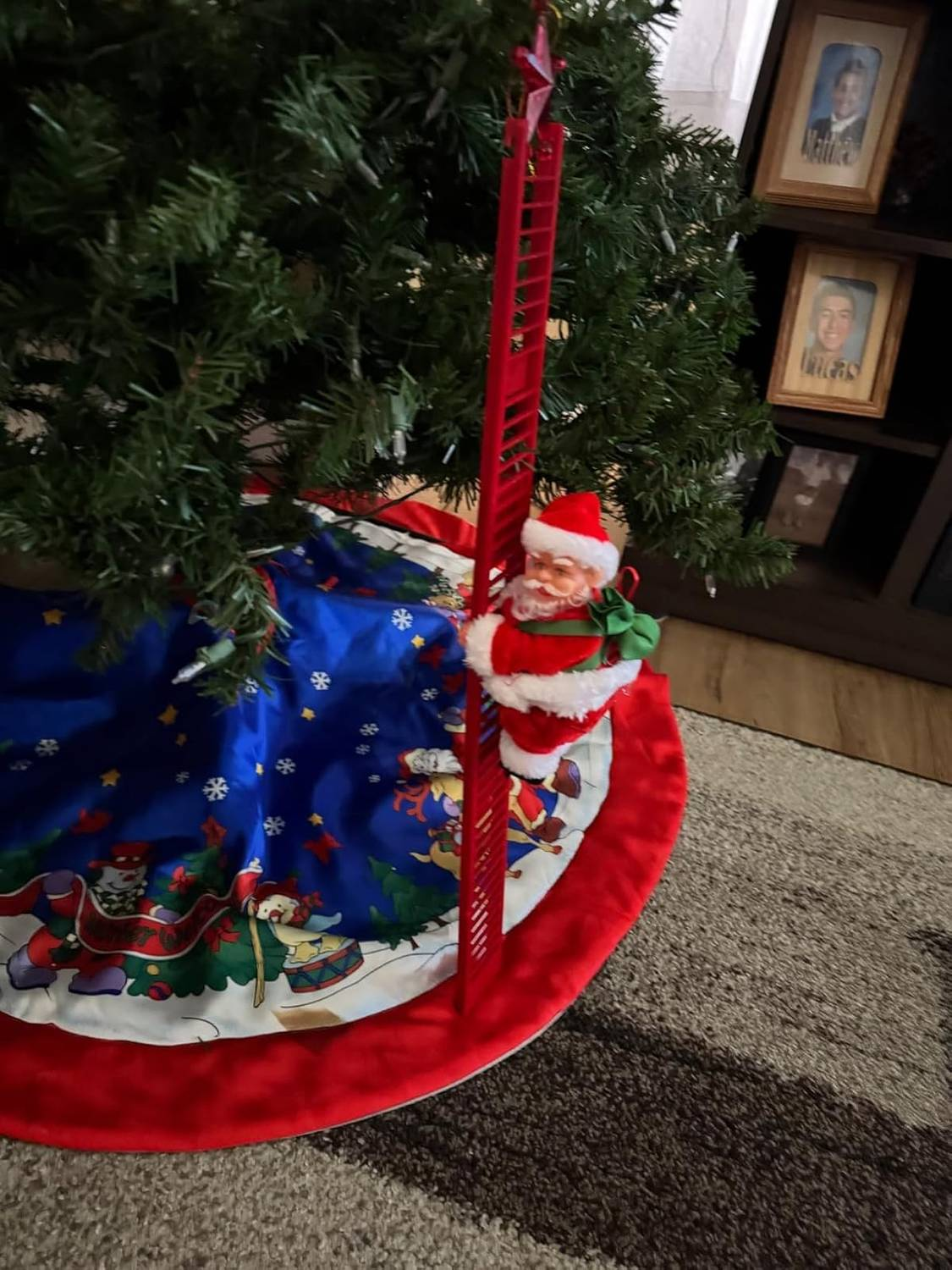 Animated Climbing Santa Christmas Decoration with LED Lights – Unique Christmas Tree Ornament