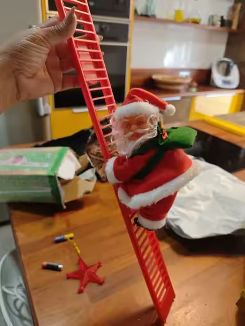 Animated Climbing Santa Christmas Decoration with LED Lights – Unique Christmas Tree Ornament