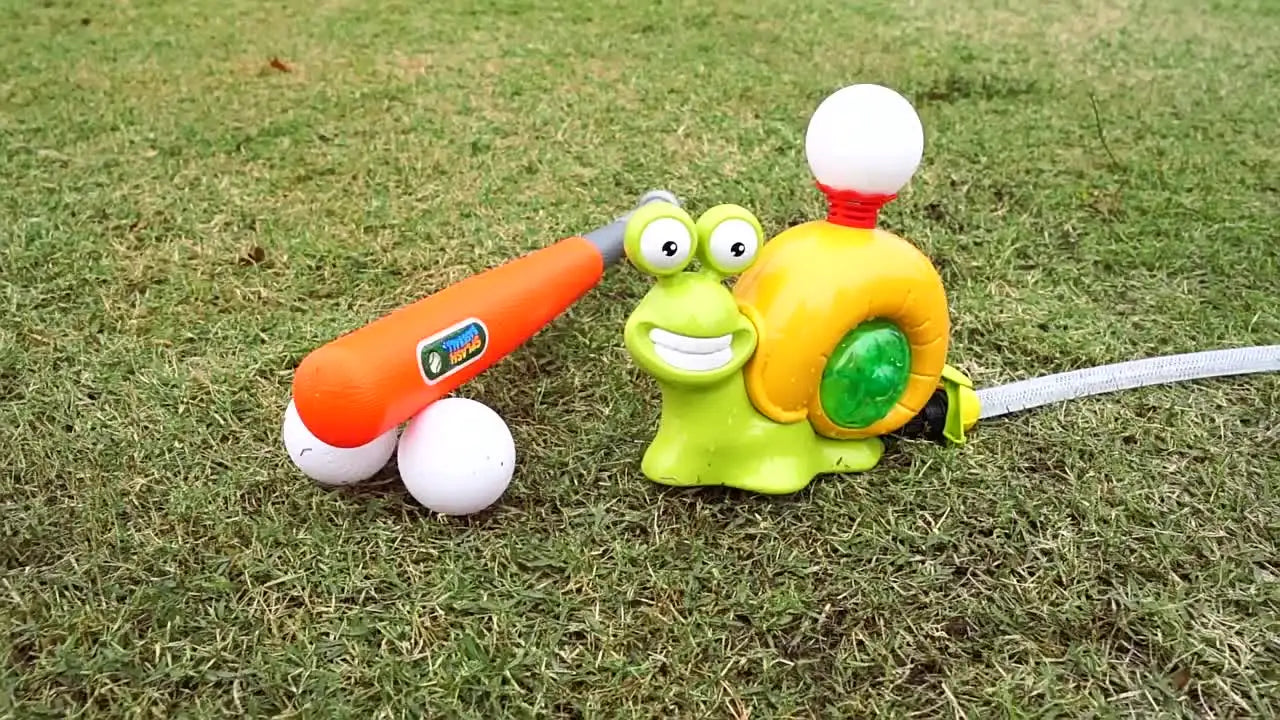 Baseball Sprinkler Toy with Snail Design, Rotating Water Mechanism, Promotes Physical Activity, Safe for Ages 3+