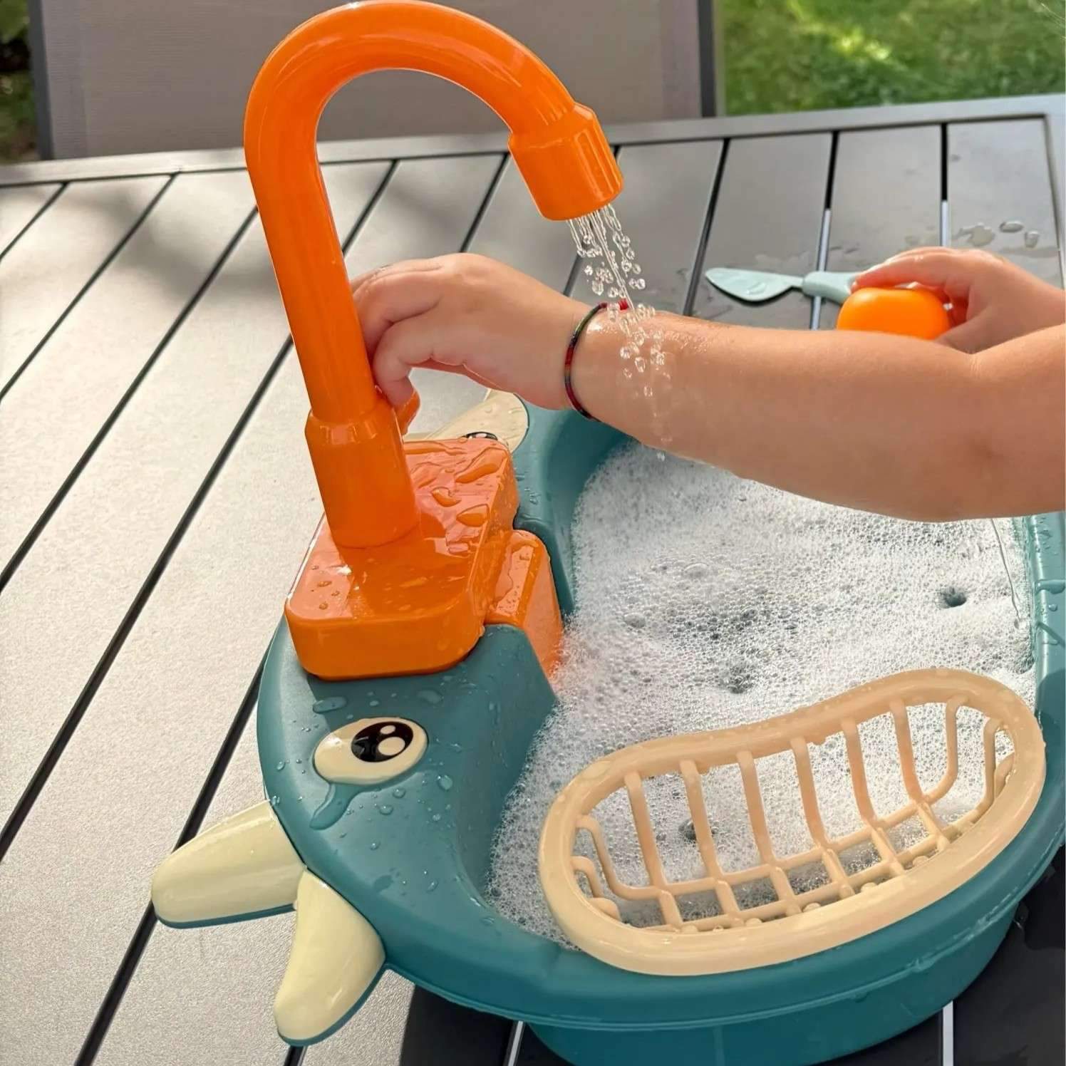 Battery Kitchen Sink Toy with Realistic Water Circulation, ABS plastic, Safe for Ages 3+