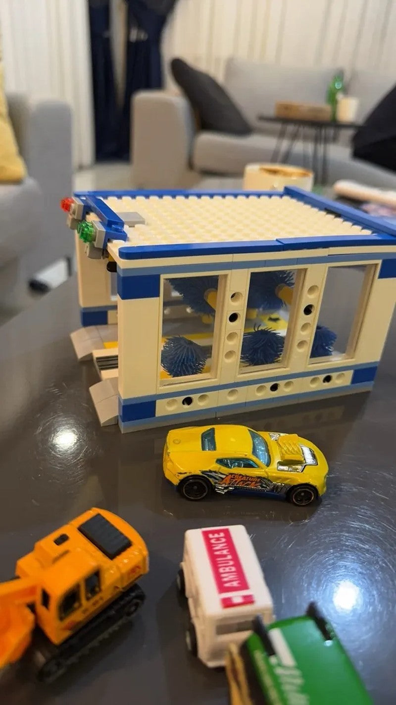 Building Block Car Wash Shop Toy with 250 High-Quality ABS Building Blocks, Safe for Kids Ages 3+