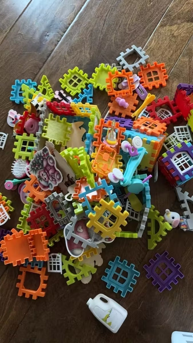 Building Block House with Plastic Block Assembly, Educational Construction Play, Without Batteries, Safe for Ages 3+