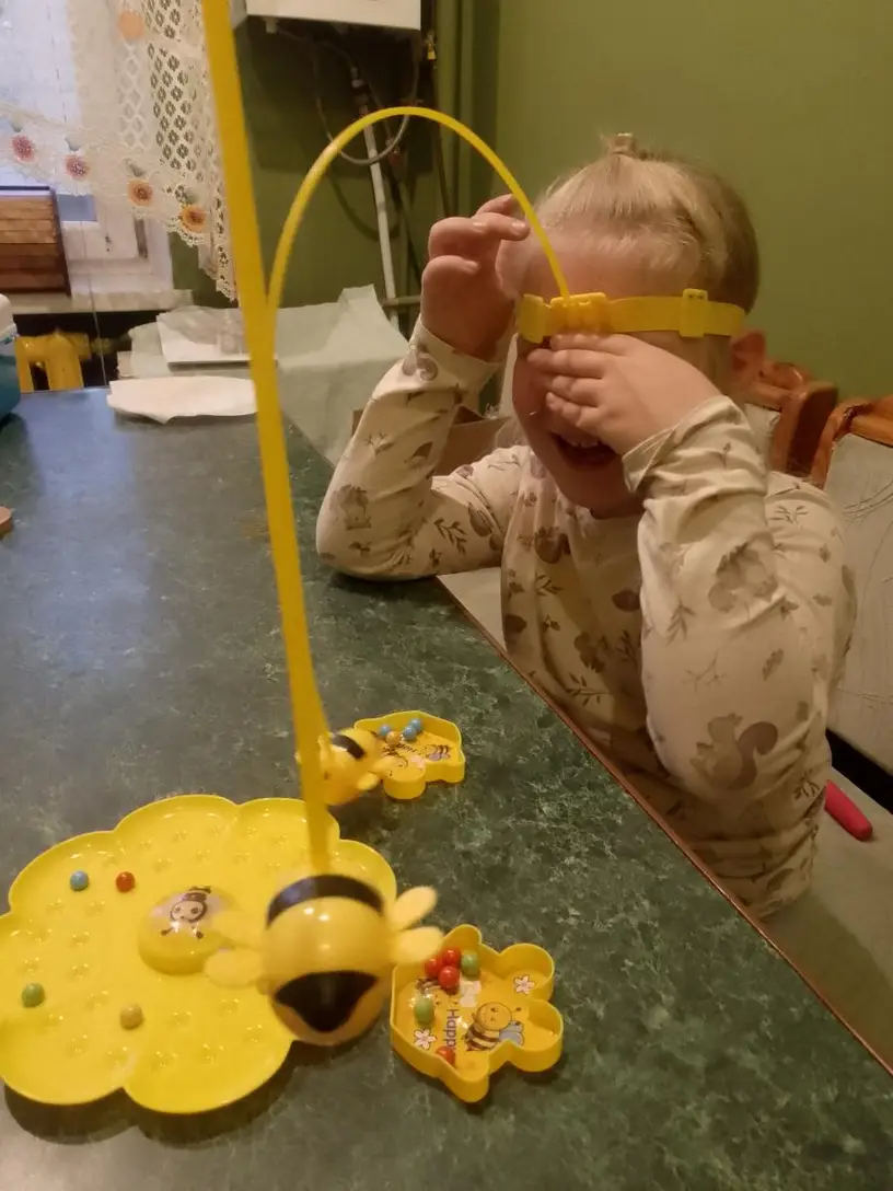 Bumblebee Board Game, Bee Eats Pollen Beads, Interactive Educational Toy, Safe for Ages 3+