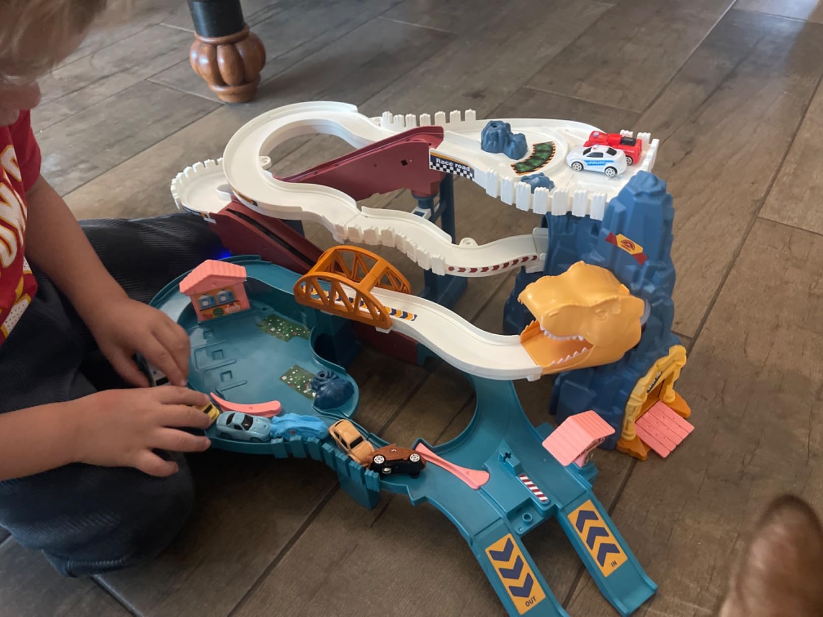 Dinosaur Track Car with Adventure Racing Set, Helps Develop Imagination, Safe for Ages 3+