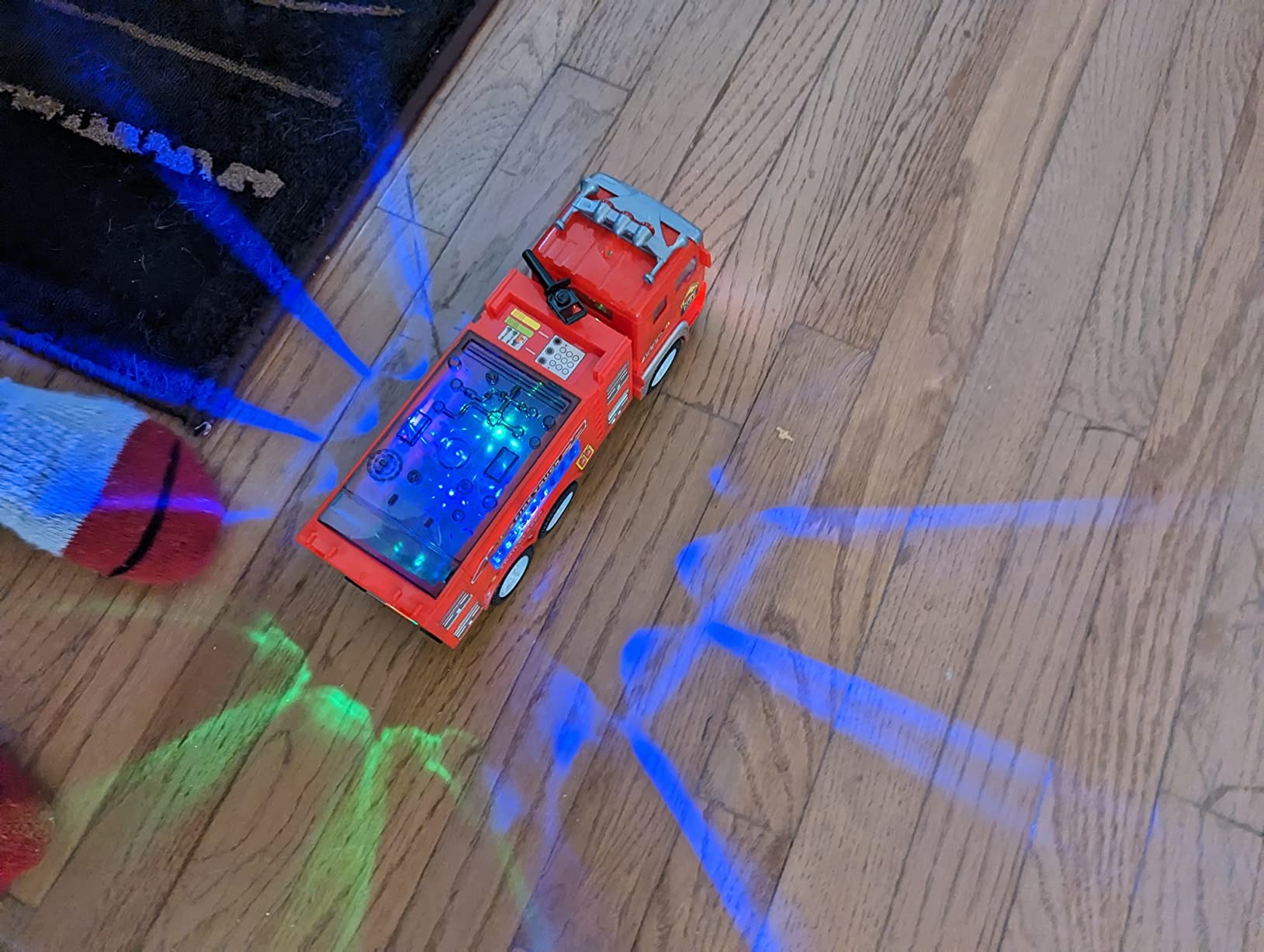 Electric Fire Engine Toy With Lights For Children, Real Siren Sounds, Safe ABS Material, Suitable for Kids 3+