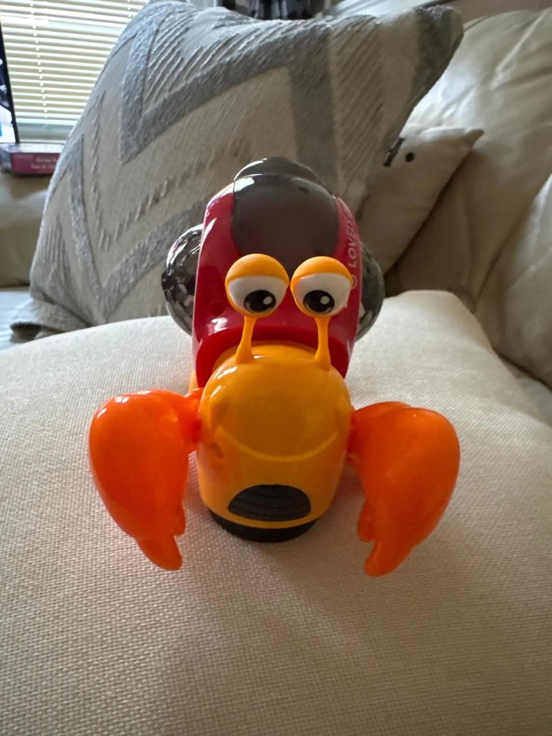 Escape Crawling Crab with Obstacles Sensors, Led Lights, Music, Safe for Ages 3+