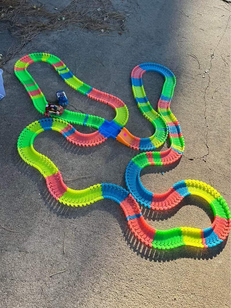 Flexible Track Car with Endless Combinations, Auto-Running Car, Boosts Kids’ Creativity, Safe for Ages 3+