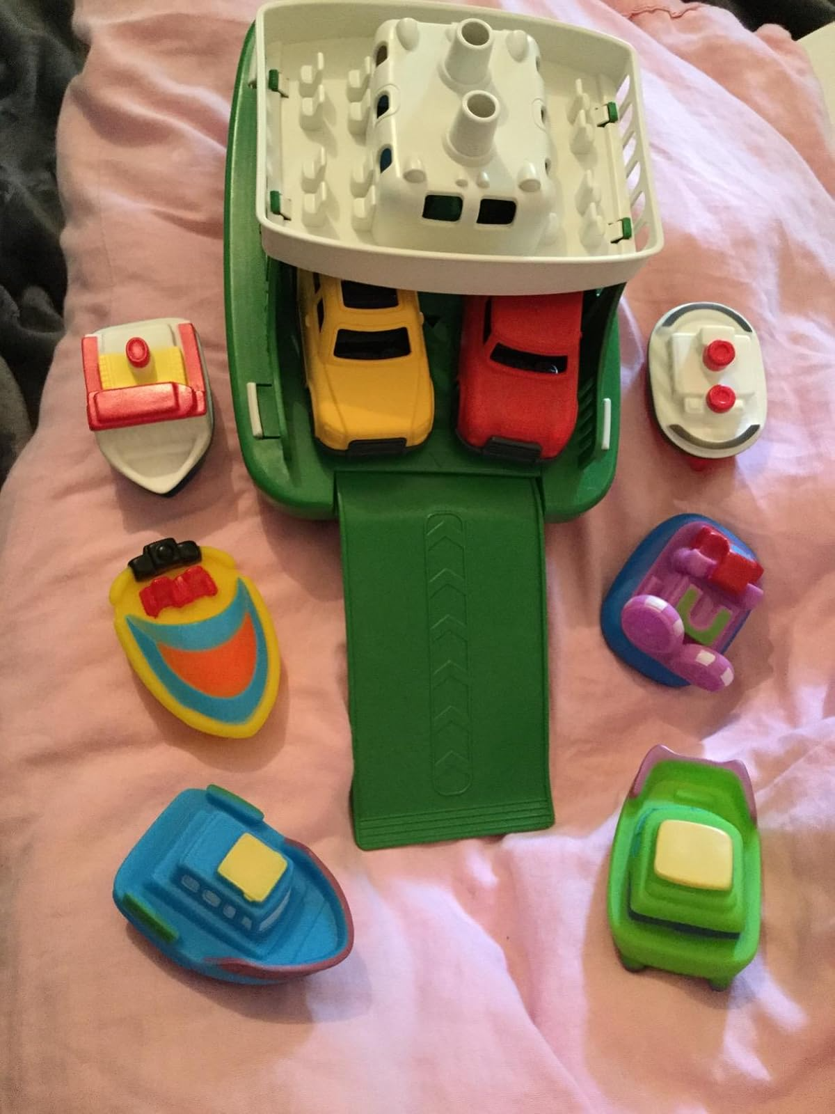 Floating Car & Boat Set, Shower Boat Squirters Toy, Safe for Ages 3+