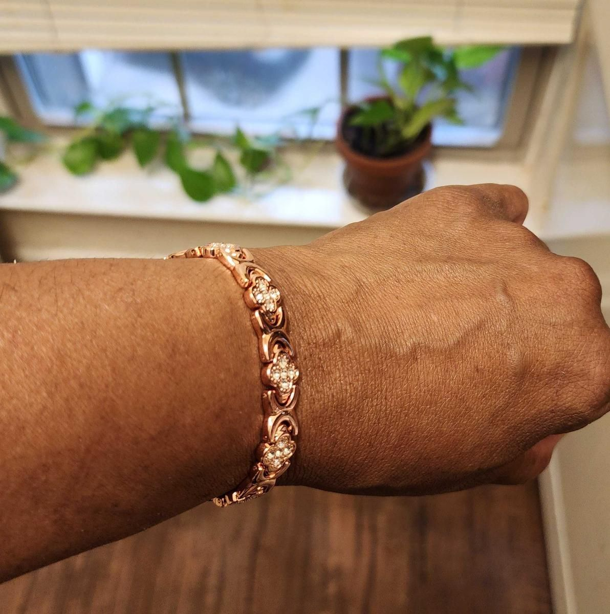 GlamClover Infinity Clover Copper Magnetic Bracelet with Adjuster