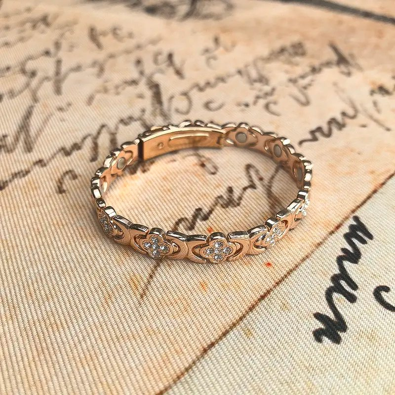 GlamClover Infinity Clover Copper Magnetic Bracelet with Adjuster