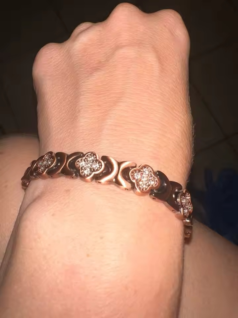 GlamClover Infinity Clover Copper Magnetic Bracelet with Adjuster