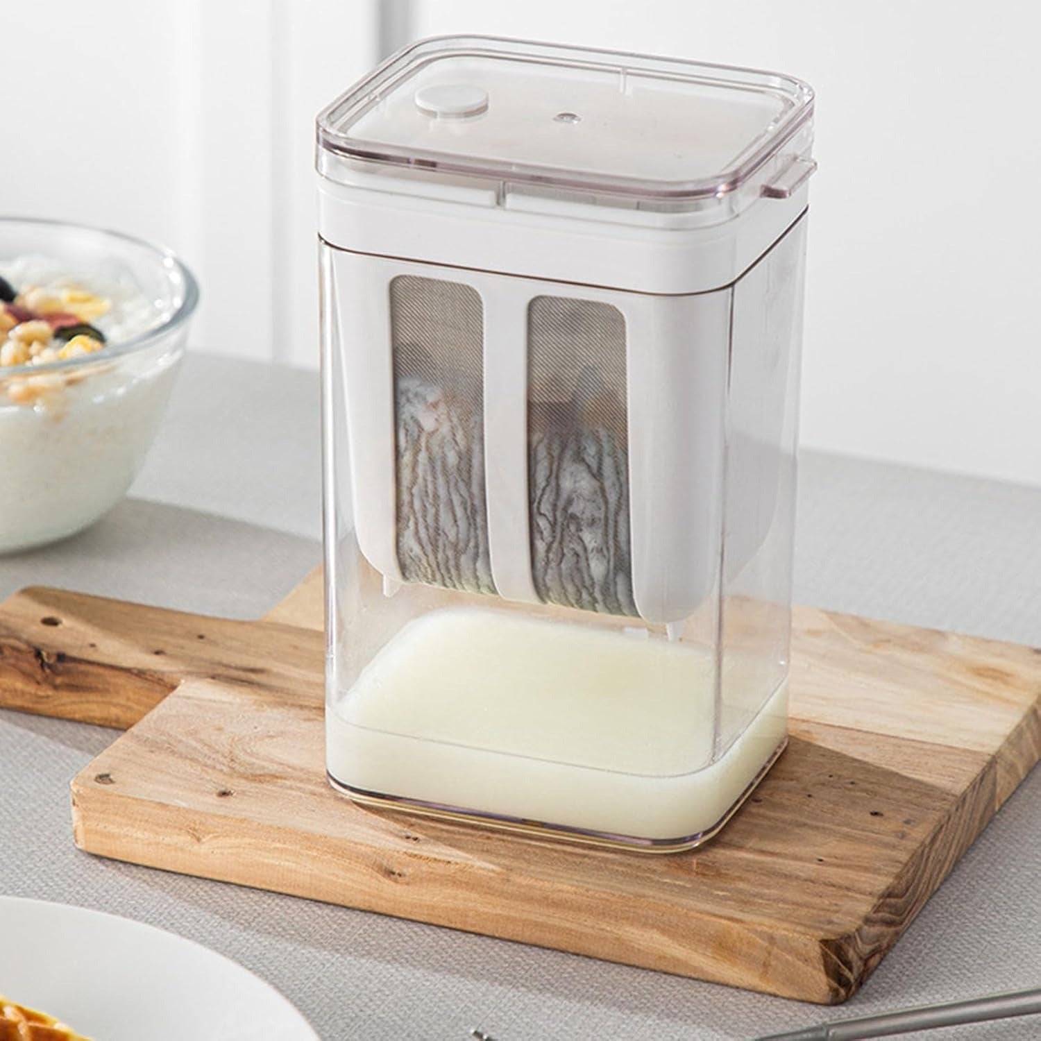 Greek Yogurt Strainer and Whey Separator With 400ml Capacity, Easy-Clean Design, Airtight Fridge Storage
