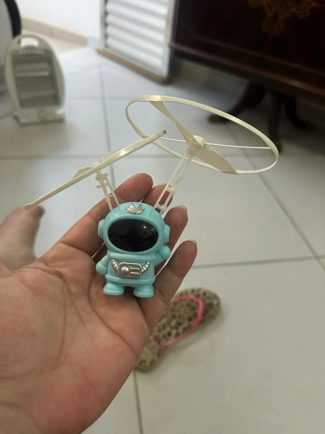 Interactive Flying Mini Astronaut Drone – Hand-Controlled Robot Toy with Lights, Perfect Outdoor Fun Gift for Kids