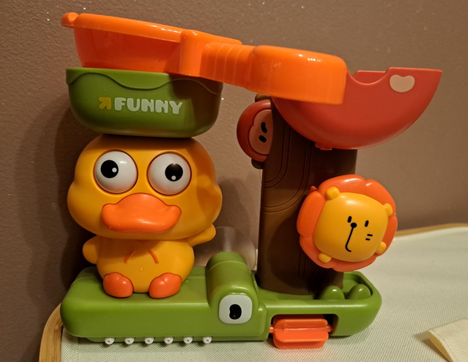 Jungle-Themed Water Fun with Spinning Friends, Make Bath Time Fun, Safe for Ages 1+