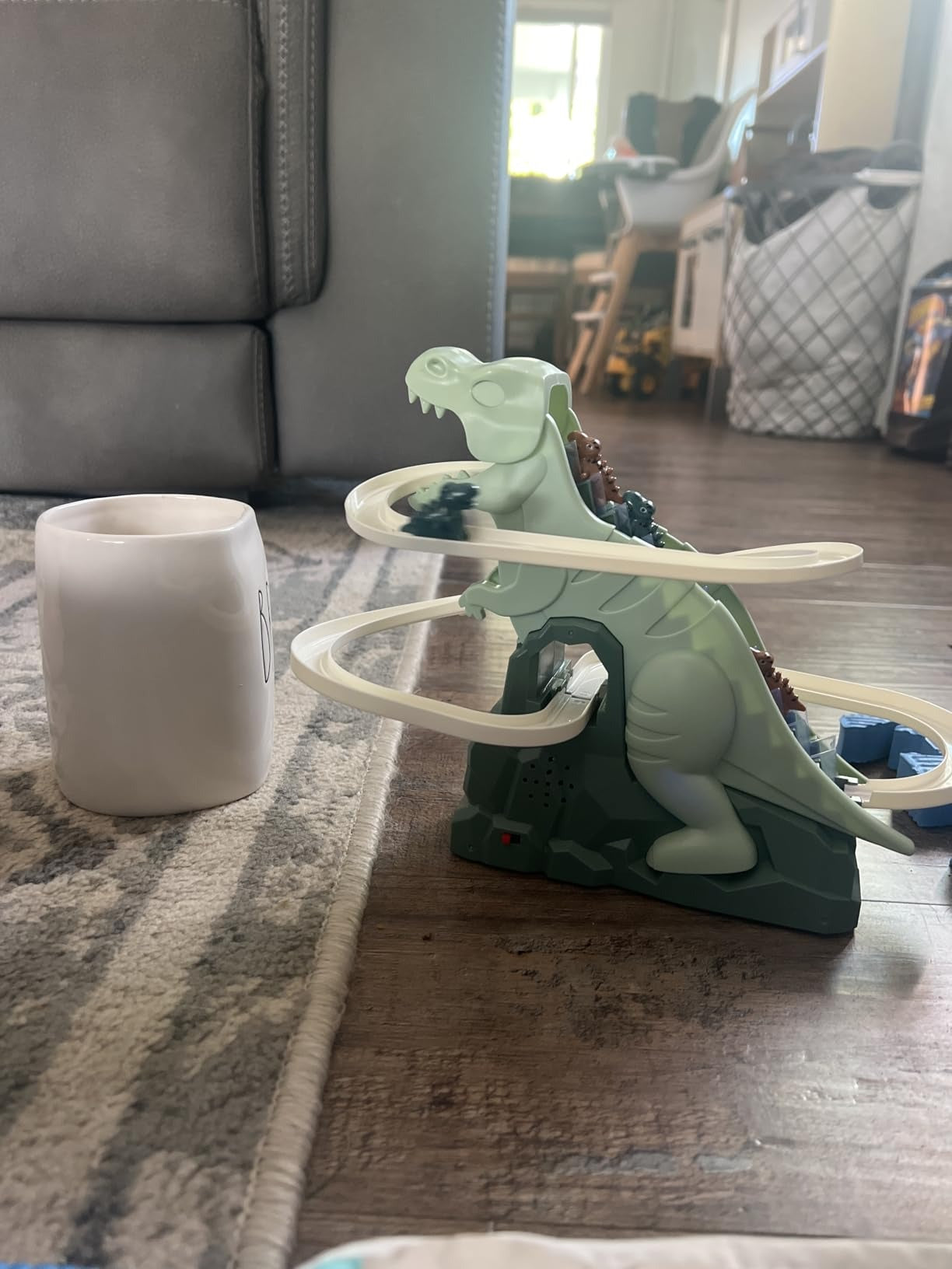 Kids' Dinosaur Race Track Interactive Automatic Climbing Cars With LED Lights, Battery Powered, On Off Switch for Ages 3+