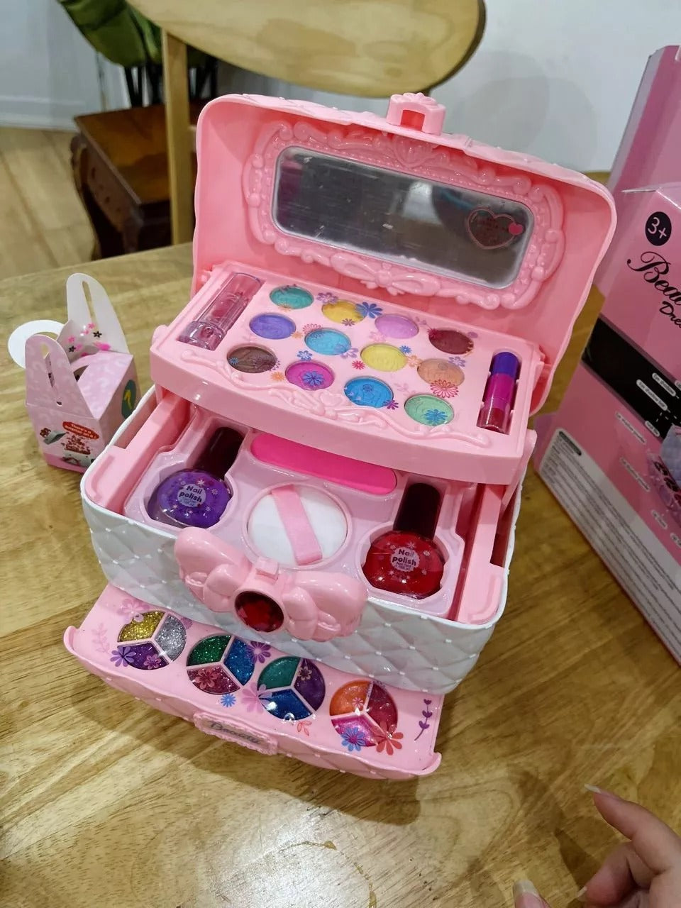 Kids Washable Makeup Beauty Kit with Cosmetic Case, Compact and Easy to Carry, Safe for Ages 3+