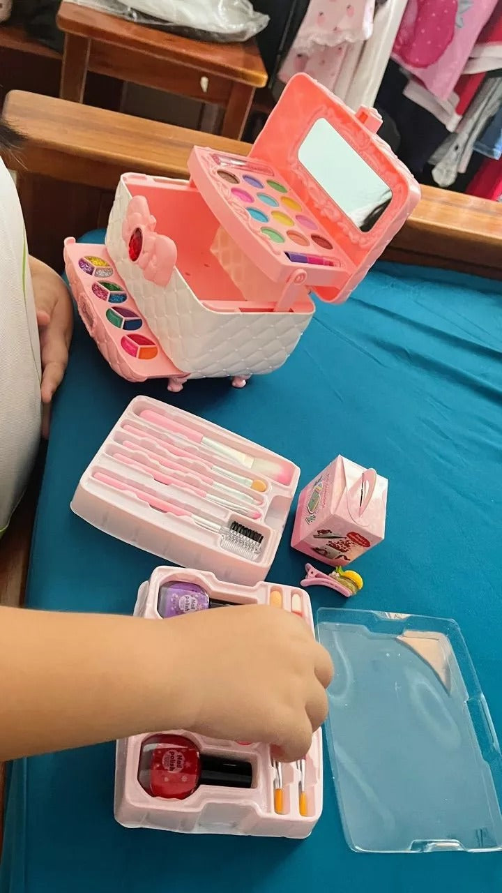 Kids Washable Makeup Beauty Kit with Cosmetic Case, Compact and Easy to Carry, Safe for Ages 3+