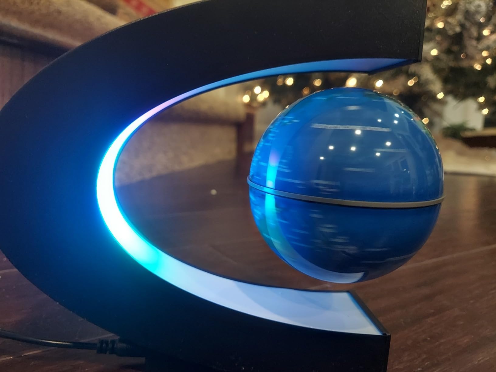 Magnetic Floating Globe With LED Light, Modern Design, Eye-Catching Home & Office Decor