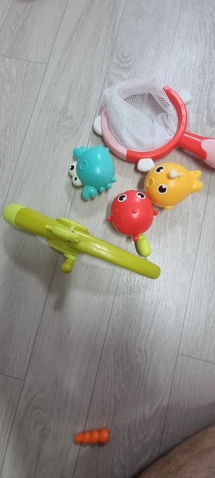 Magnetic LED Fishing Toy Set – Light-Up Bath Toys with Rod and 360° Rotating Reel for Kids Ages 3+