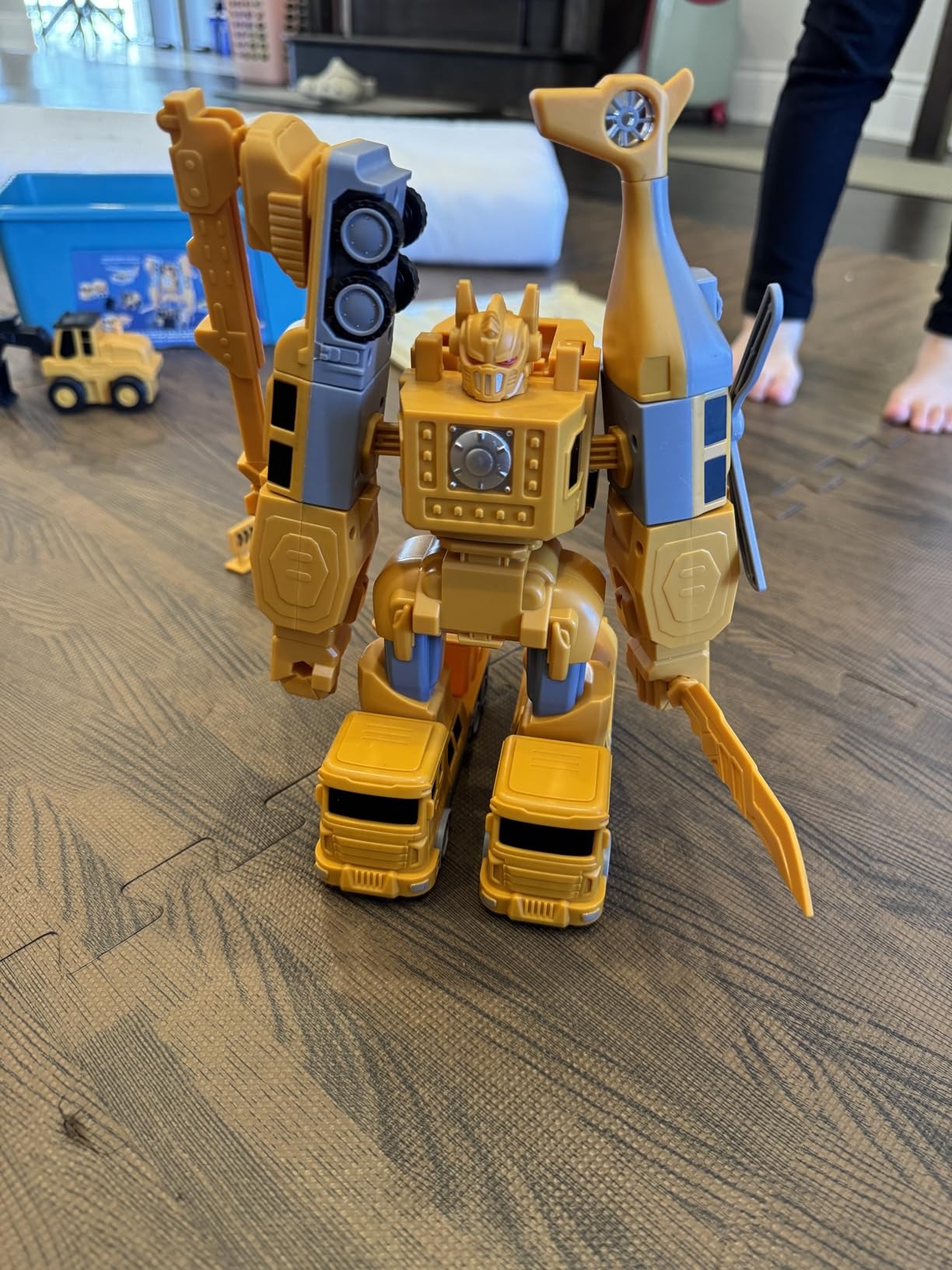 Magnetic Transforming Construction Vehicle Set, Converts into Robot, Detachable Parts, Safe for Ages 3+