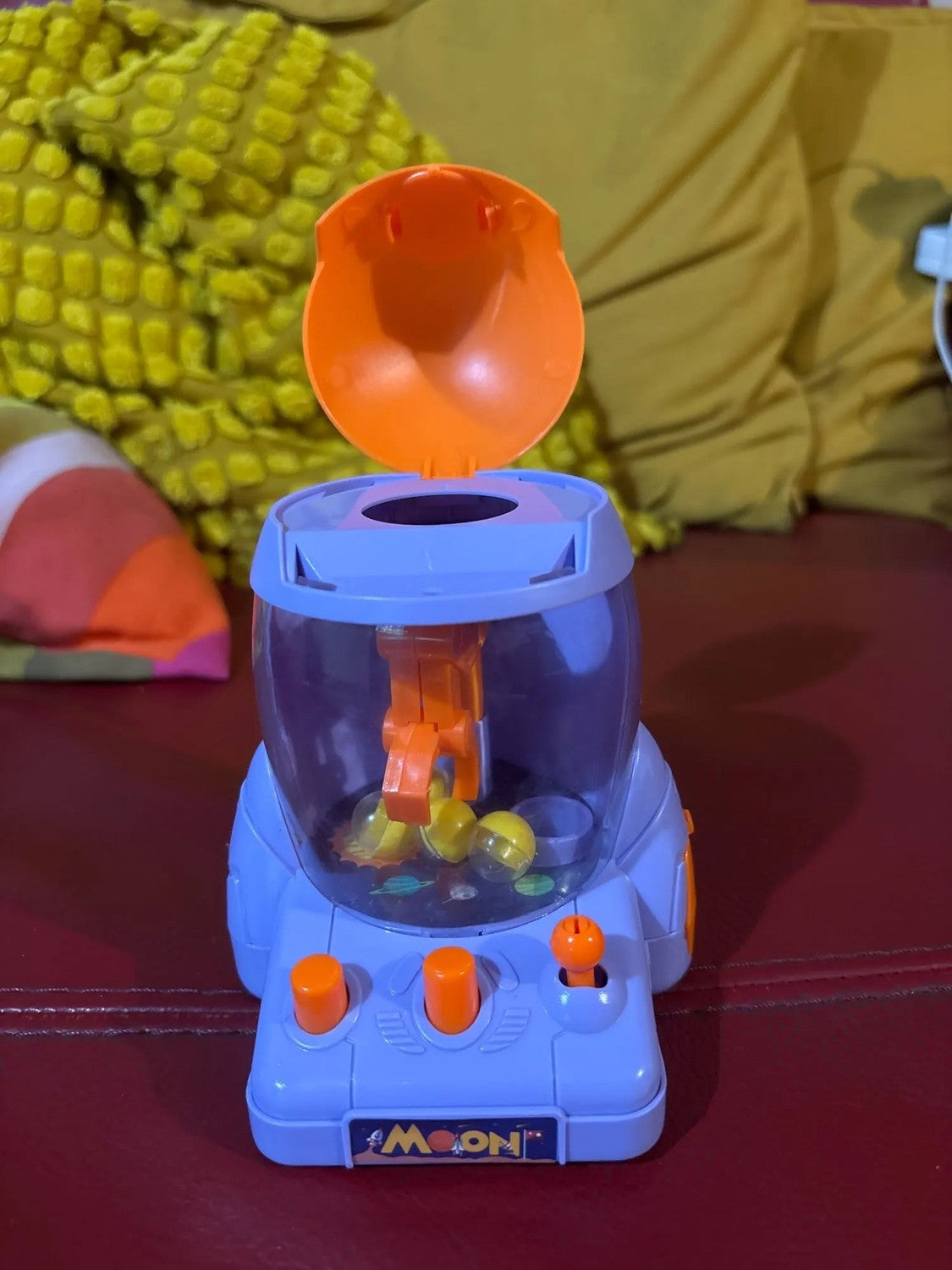 Mini Claw Machine, Boost Skills, Focus and Social Interaction, Safe for Kids 3+
