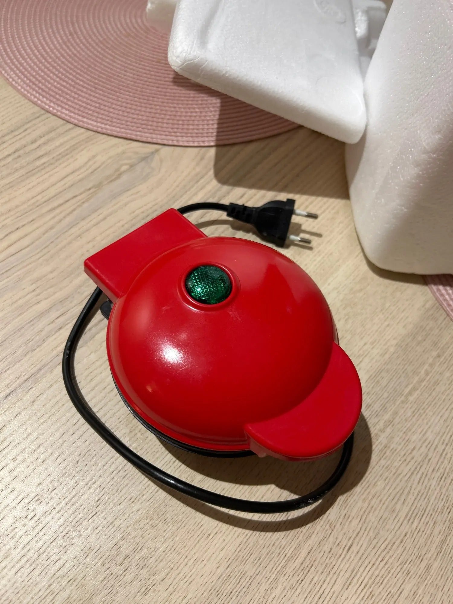 Mini Portable Waffle Maker with 350W Fast Heating, Compact & Lightweight, Easy to Use and Clean
