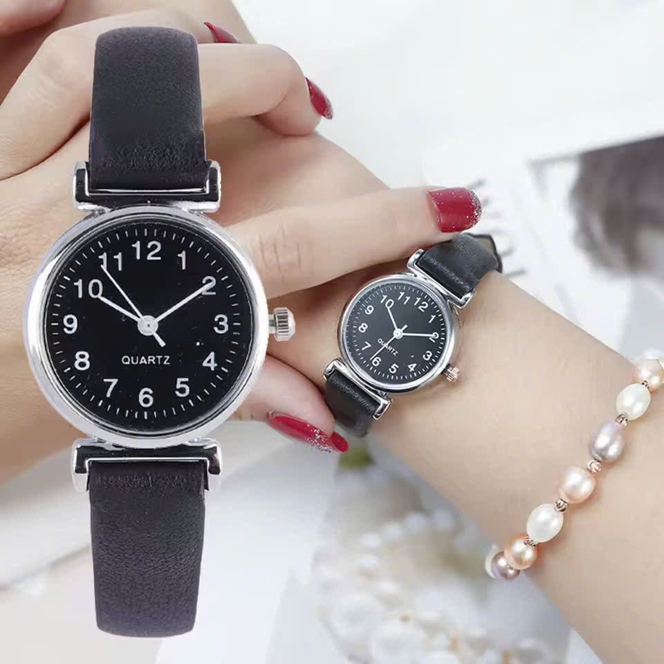 Minimalist Easy to Read Dial Leather Strap Quartz Watch – Classic Design with Time Adjustment Knob