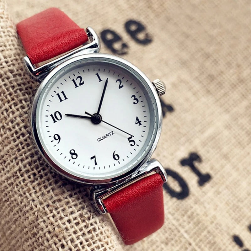 Minimalist Easy to Read Dial Leather Strap Quartz Watch – Classic Design with Time Adjustment Knob