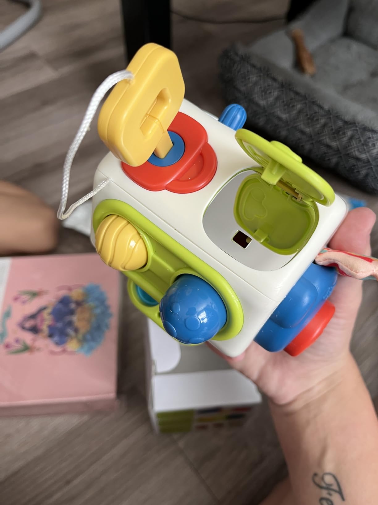 Montessori Busy Cube Toy with 10 Activities in 1, Brain Development Functions for Kids Ages 18+ Months