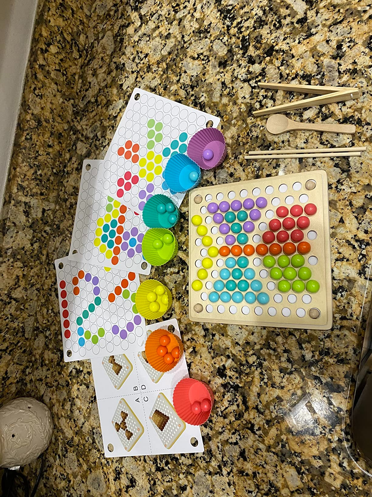 Montessori Wooden Bead Game with Color Recognition and Fine Motor Skills Training, Safe for Ages 3+