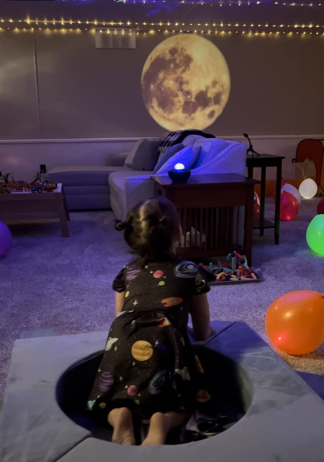 Moon Projection Lamp USB, 3 Colors, Non-Fade, Adjustable Brightness, Creates Ambient Decor.