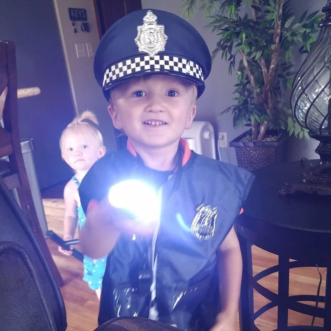 Police Costume Set with Realistic Accessories, Light & Sound Effects, Unisex, Easy to Store & Carry for Ages 3+