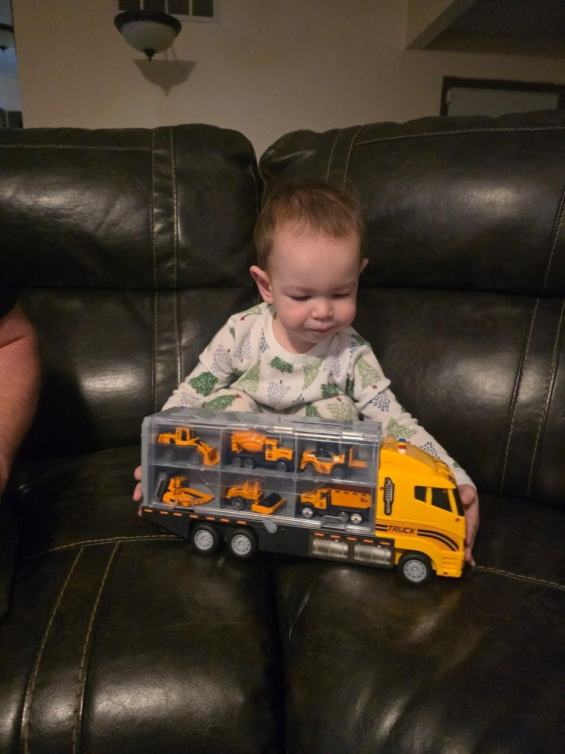 Portable Kids Construction Vehicle Playset – Mini Trucks, Excavators, and Storage Case for Easy Transport
