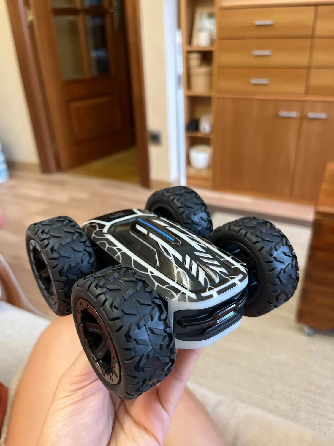RC Stunt Car with 2.4G Remote Control and LED Lights – Safe for Ages 4+