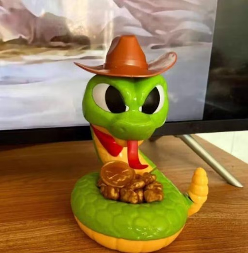 Rattlesnake Treasure Capture Challenge with Motion Sensing, Electric-Powered, Safe for Ages 3+