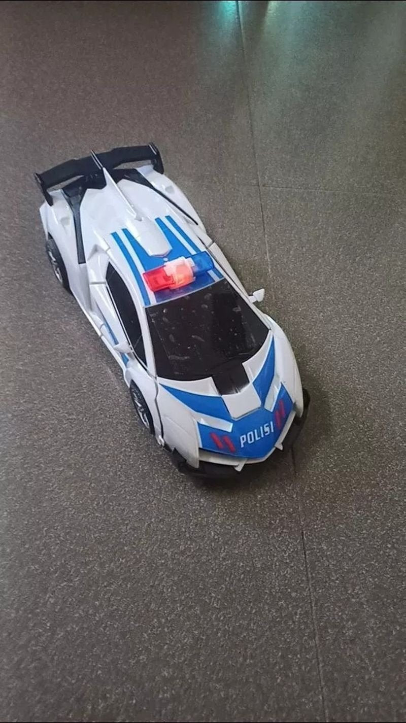 Remote Control Robot Car Transforming Toy with LED Lights, Safe for Ages 3+
