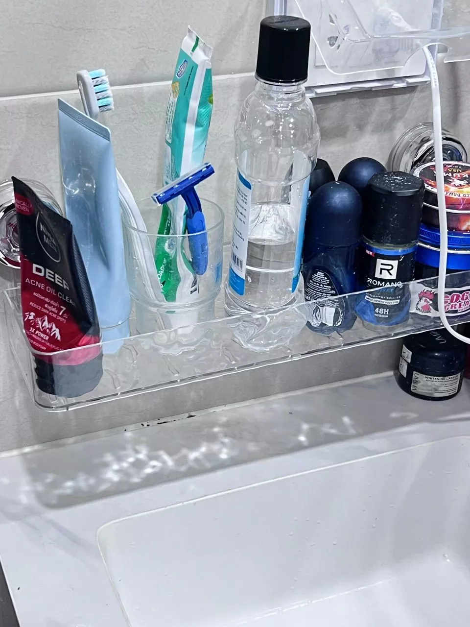 Secure Suction Cup Storage Holder – Durable Wall-Mounted Organizer, No Drilling Needed