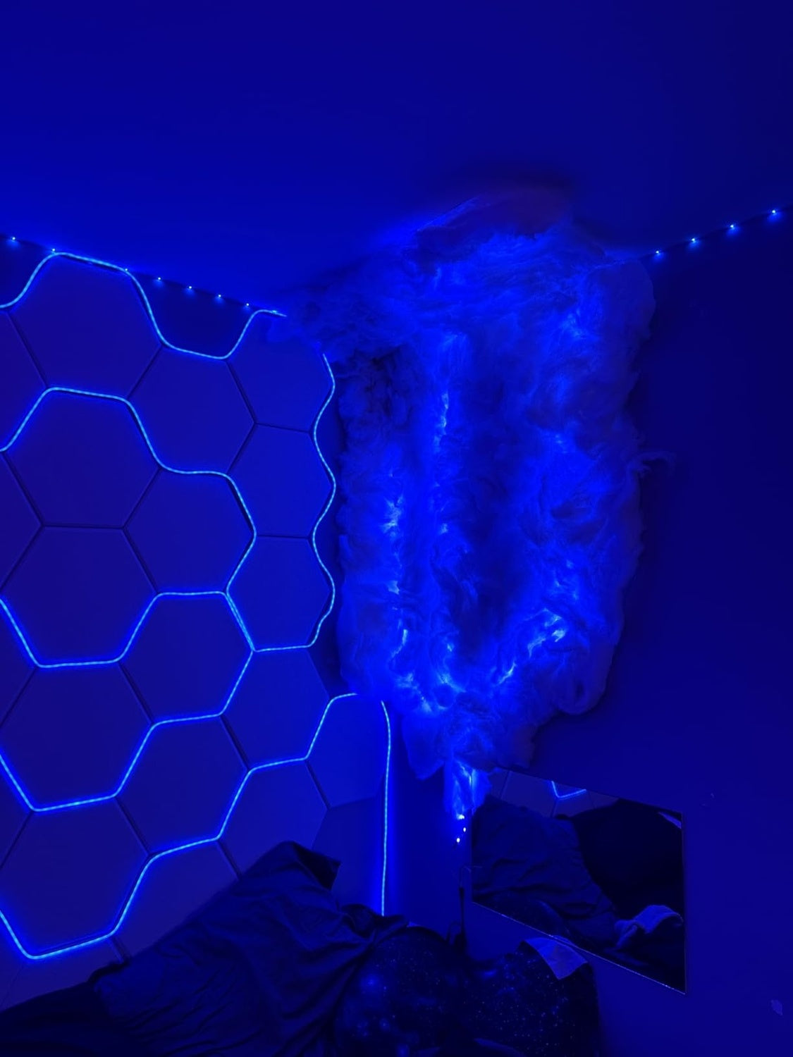 Smart RGB Music Rhythm Cloud Light – Lamp with App Control, Voice Sync and Dreamy Ambience for Bedrooms, Parties or Gaming Rooms