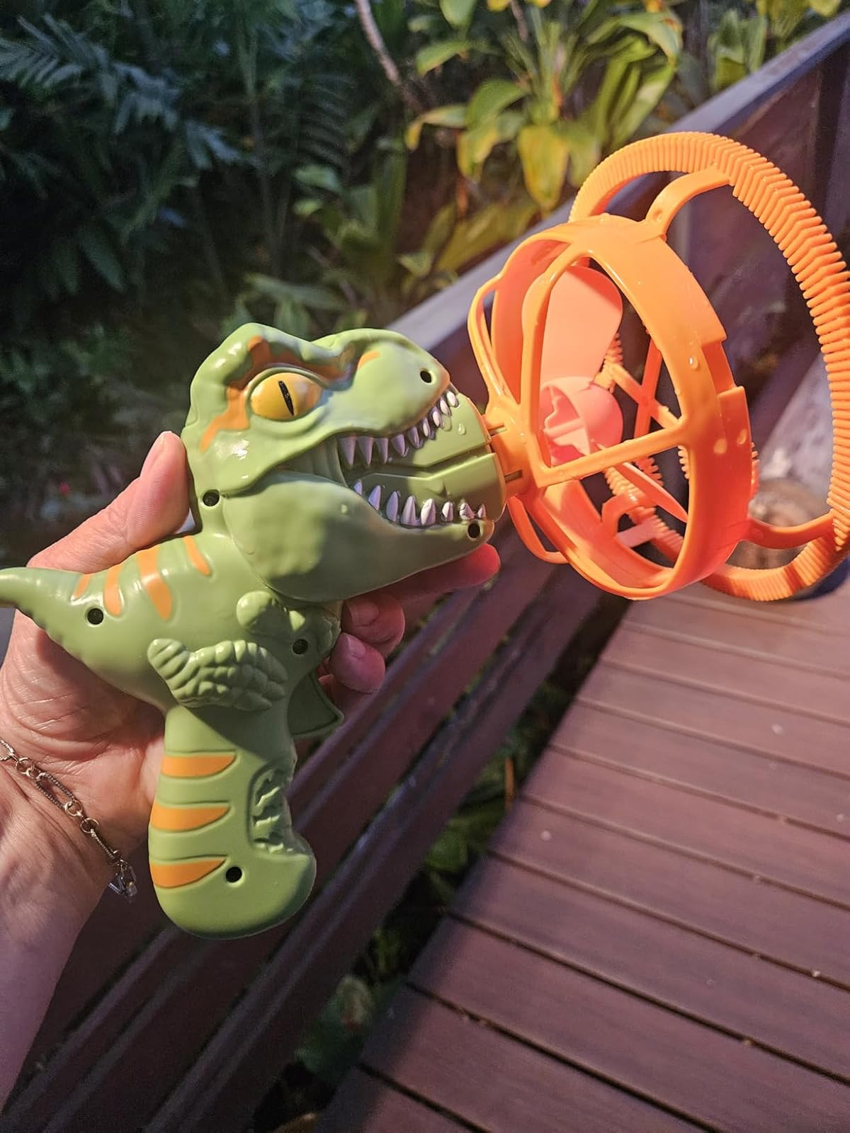 Soap Bubble Gun Dinosaur, Electric Automatic Bubble Machine Toy, Safe for Ages 3+