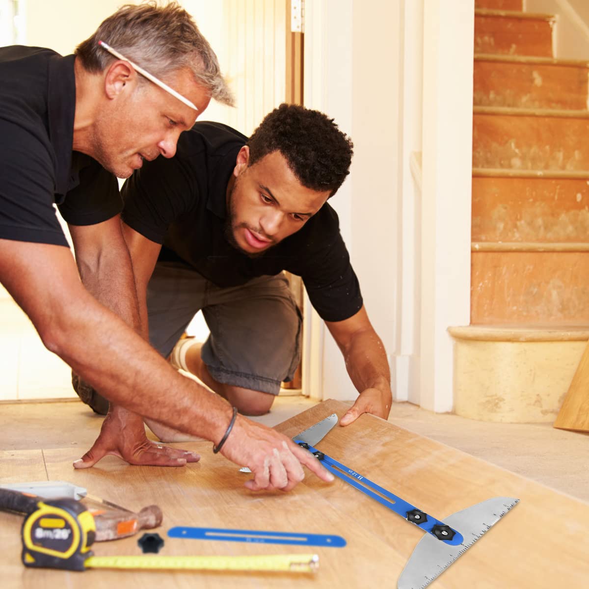 Stair Tread Jig Template Tool – Adjustable Gauge Made from Durable Material for Stairs, Risers, Shelves, and Partitions.
