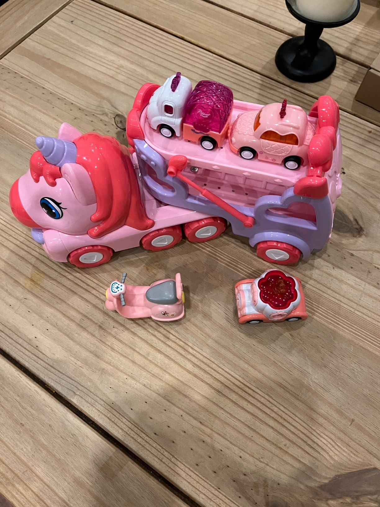 Unicorn Carrier Truck – Magical Toy Vehicle with Unicorn Figures, Safe for Ages 1+