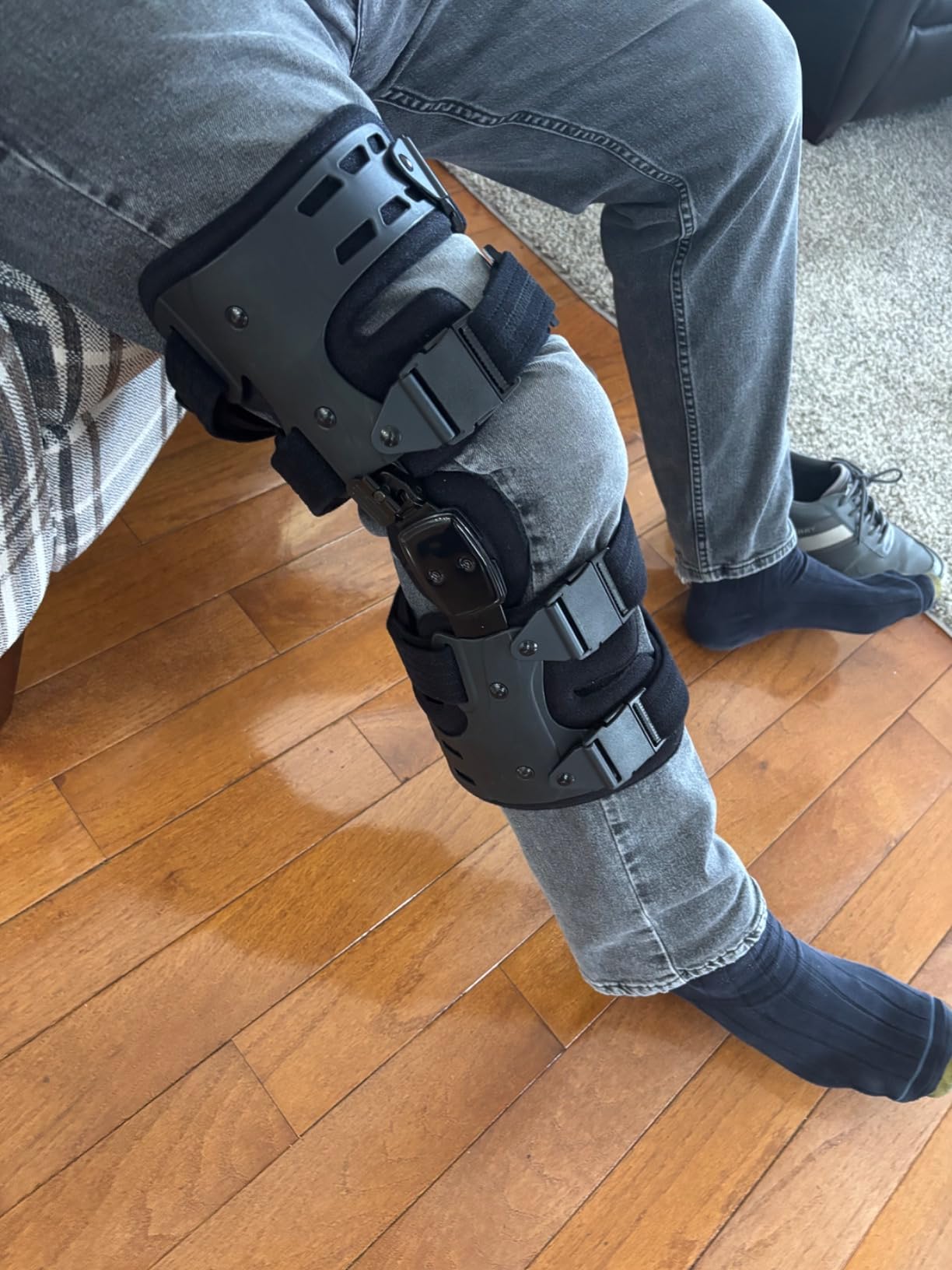 Unloader Knee Support Brace with Medial and Lateral Support Helps Stabilize the Joint