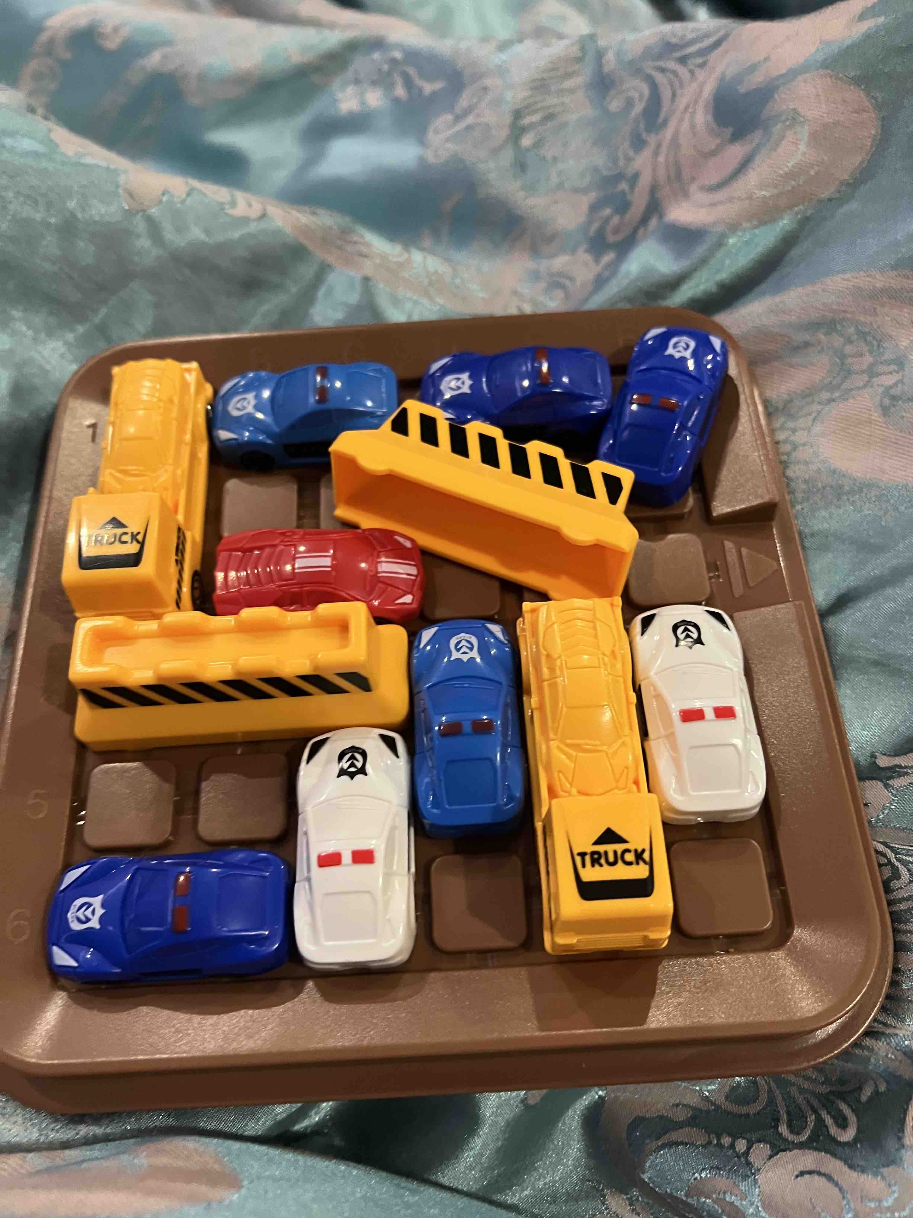 Vehicle Maze Toy With Colorful Cars, Move Cars Out of the Garage, Brain-Training, Safe for 6+