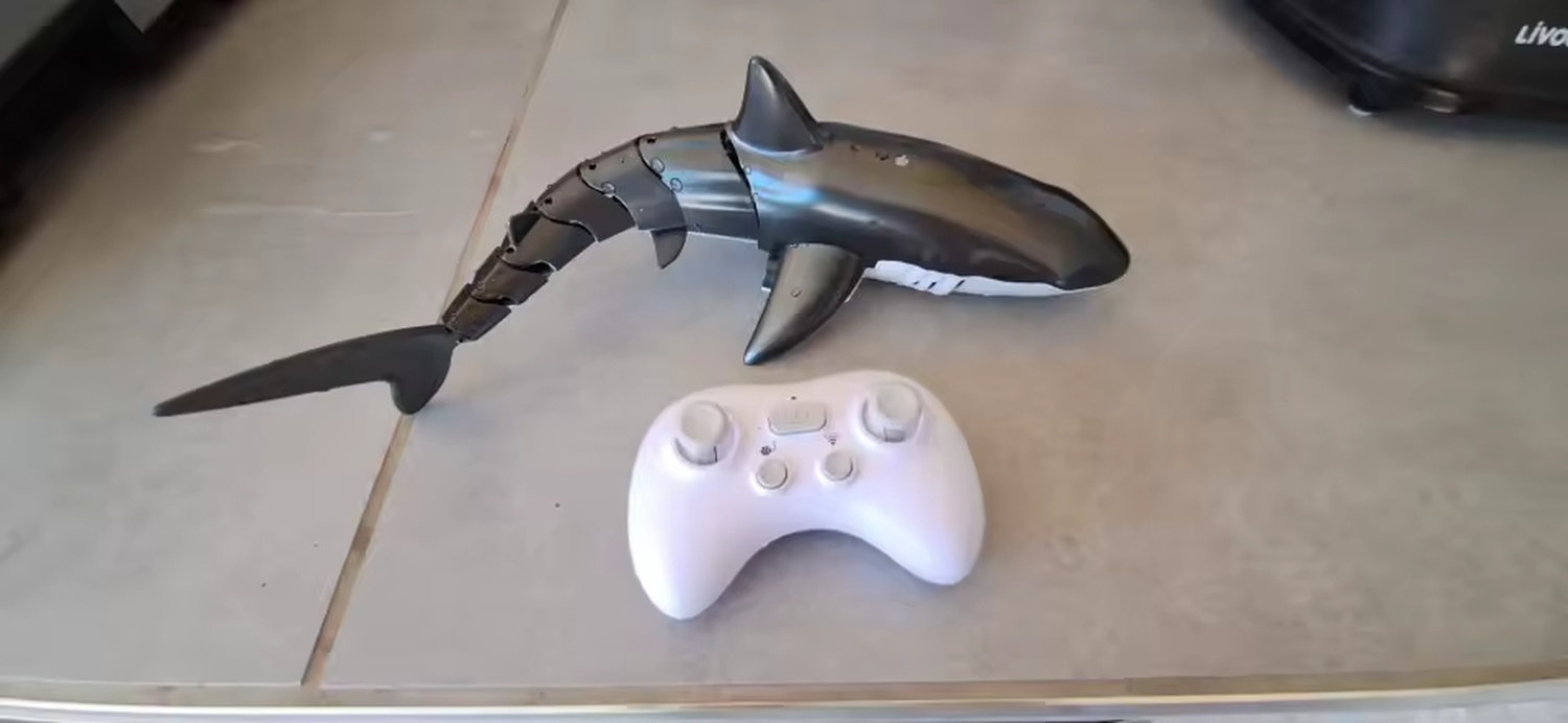 Water Spray Remote Control Shark Toy Electric Toy under the Water Gift for Kids