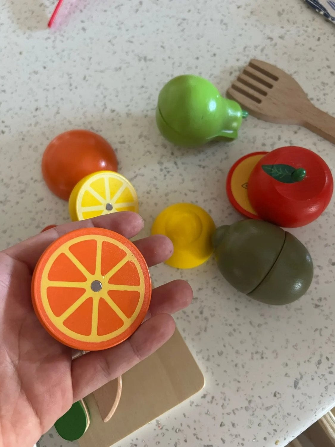 Wooden Fruit Vegetable Toys with Multiple, Cuttable Pieces, Simulating Kitchen - Safe for Ages 3+