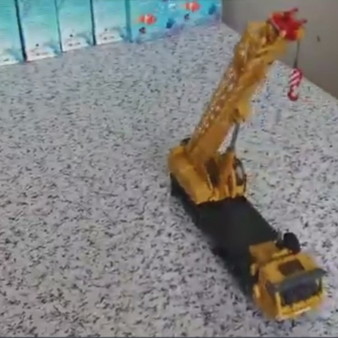 Ladder Crane Car Toy – Sturdy Diecast Build, Smooth 360° Rotation, Lifelike Engineering Design, Educational Fun, Safe for Kids 8+